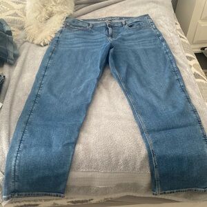 American eagle women’s stretch size 18 mom jeans